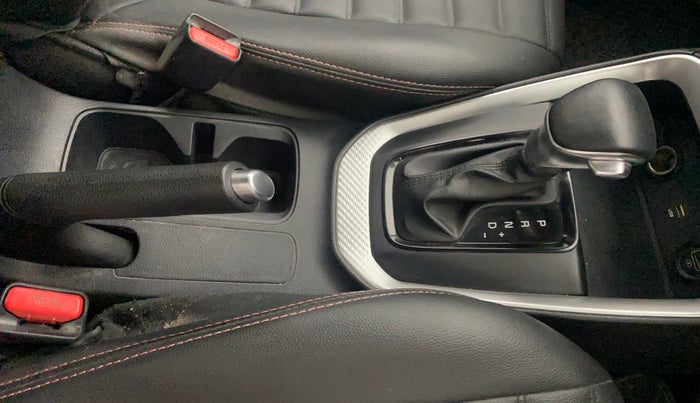 2021 KIA SONET HTX ANNIVERSARY EDITION 1.5 AT, Diesel, Automatic, 55,456 km, Gear Lever