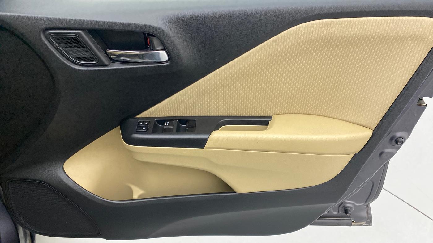2017 Honda City SV MT PETROL, Petrol, Manual, 29,326 km, Driver Side Door Panels Control