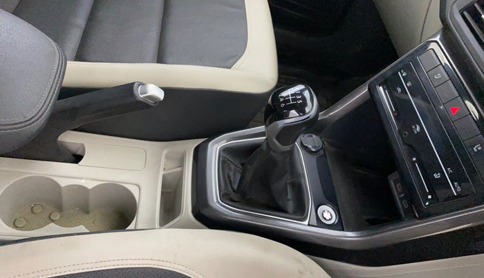 2024 Volkswagen TAIGUN TOPLINE 1.0 TSI MT, Petrol, Manual, 11,046 km, Gear Lever