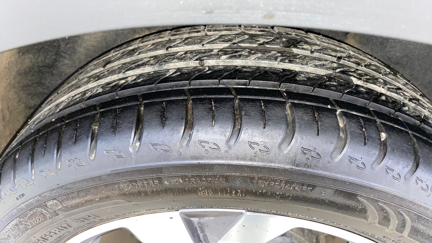 2024 Volkswagen TAIGUN TOPLINE 1.0 TSI MT, Petrol, Manual, 10,919 km, Right Rear Tyre Tread