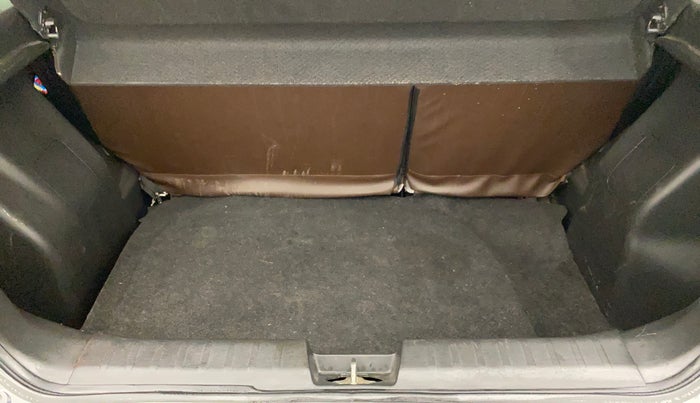2017 Maruti Baleno ZETA DIESEL 1.3, Diesel, Manual, 92,035 km, Boot Inside