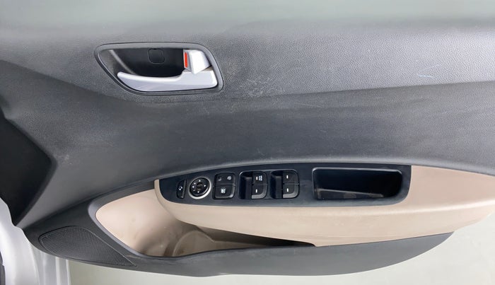 2017 Hyundai Grand i10 SPORTZ AT 1.2 KAPPA VTVT, Petrol, Automatic, 35,366 km, Driver Side Door Panels Control