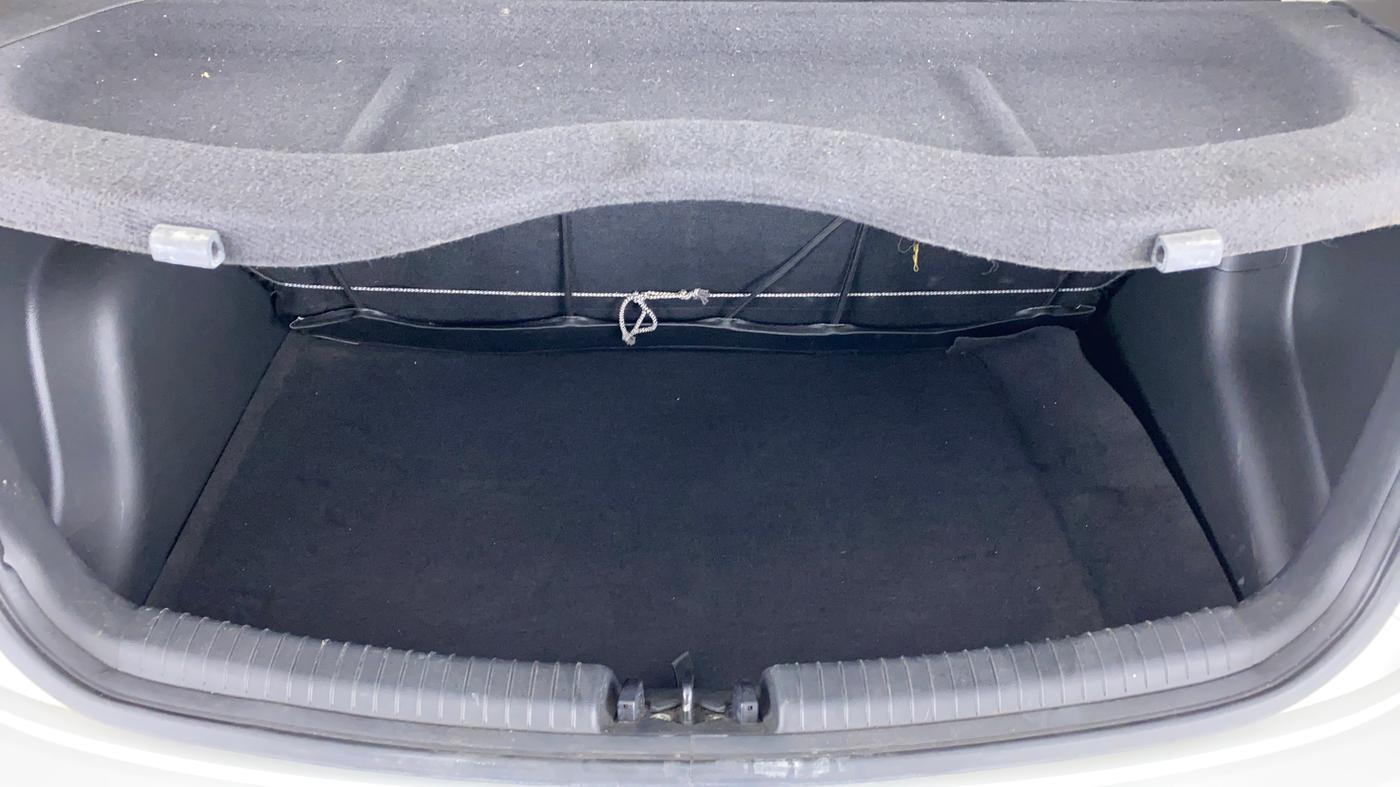 2017 Hyundai Grand i10 SPORTZ AT 1.2 KAPPA VTVT, Petrol, Automatic, 35,366 km, Boot Inside