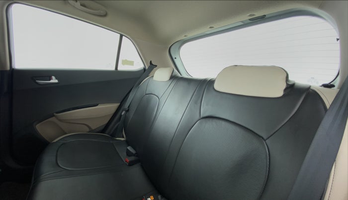 2017 Hyundai Grand i10 SPORTZ AT 1.2 KAPPA VTVT, Petrol, Automatic, 35,366 km, Right Side Rear Door Cabin