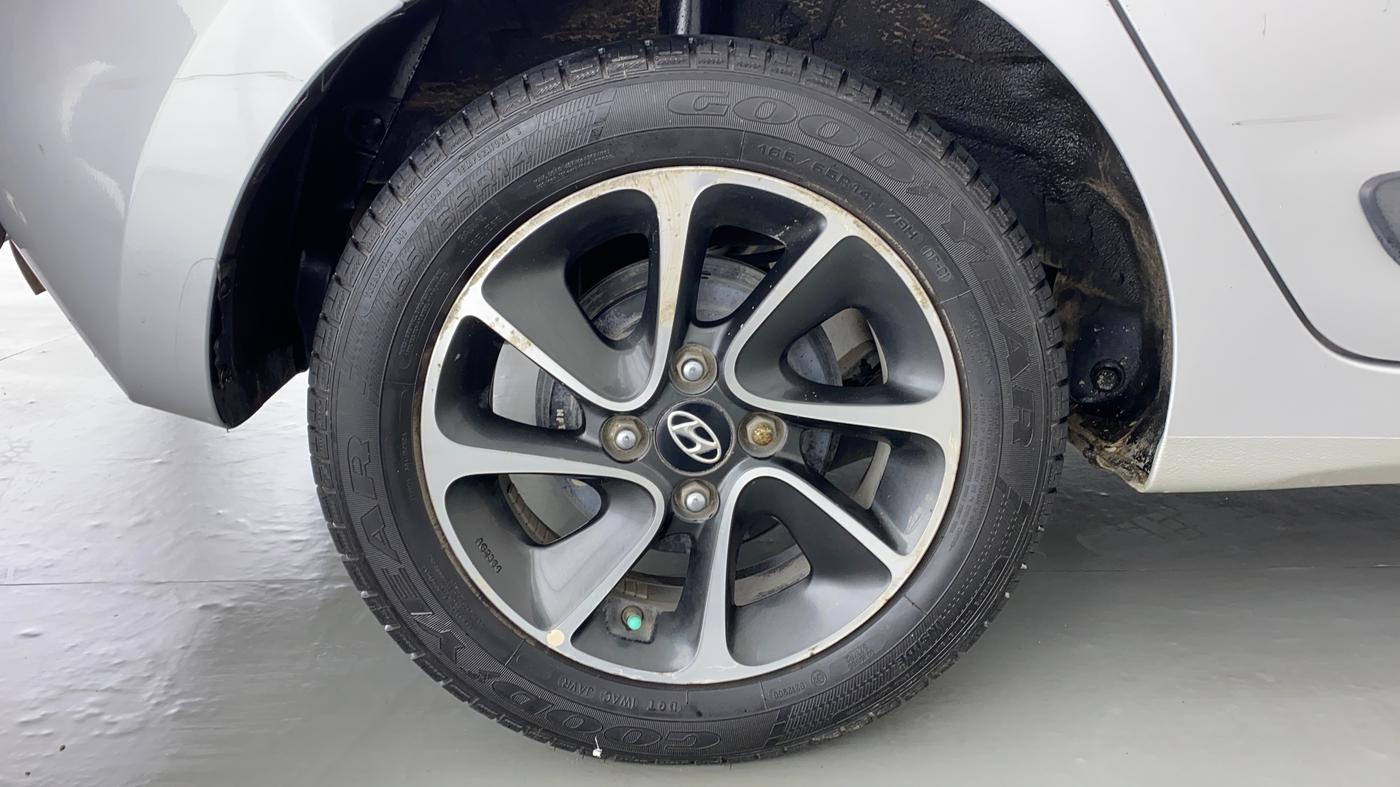 2017 Hyundai Grand i10 SPORTZ AT 1.2 KAPPA VTVT, Petrol, Automatic, 35,366 km, Right Rear Wheel