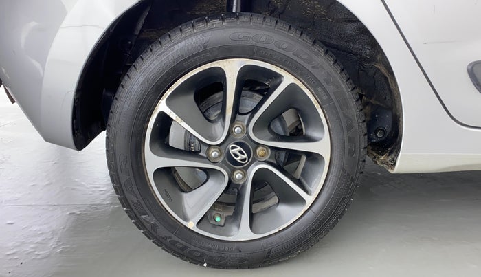 2017 Hyundai Grand i10 SPORTZ AT 1.2 KAPPA VTVT, Petrol, Automatic, 35,366 km, Right Rear Wheel