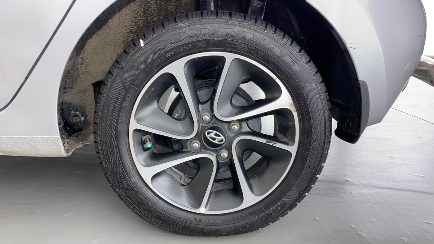 2017 Hyundai Grand i10 SPORTZ AT 1.2 KAPPA VTVT, Petrol, Automatic, 35,366 km, Left Rear Wheel