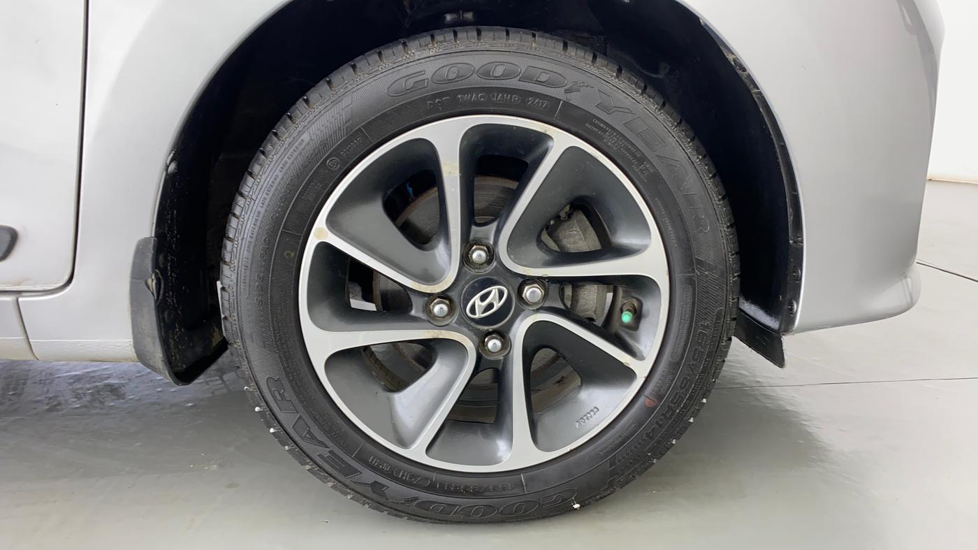 2017 Hyundai Grand i10 SPORTZ AT 1.2 KAPPA VTVT, Petrol, Automatic, 35,366 km, Right Front Wheel