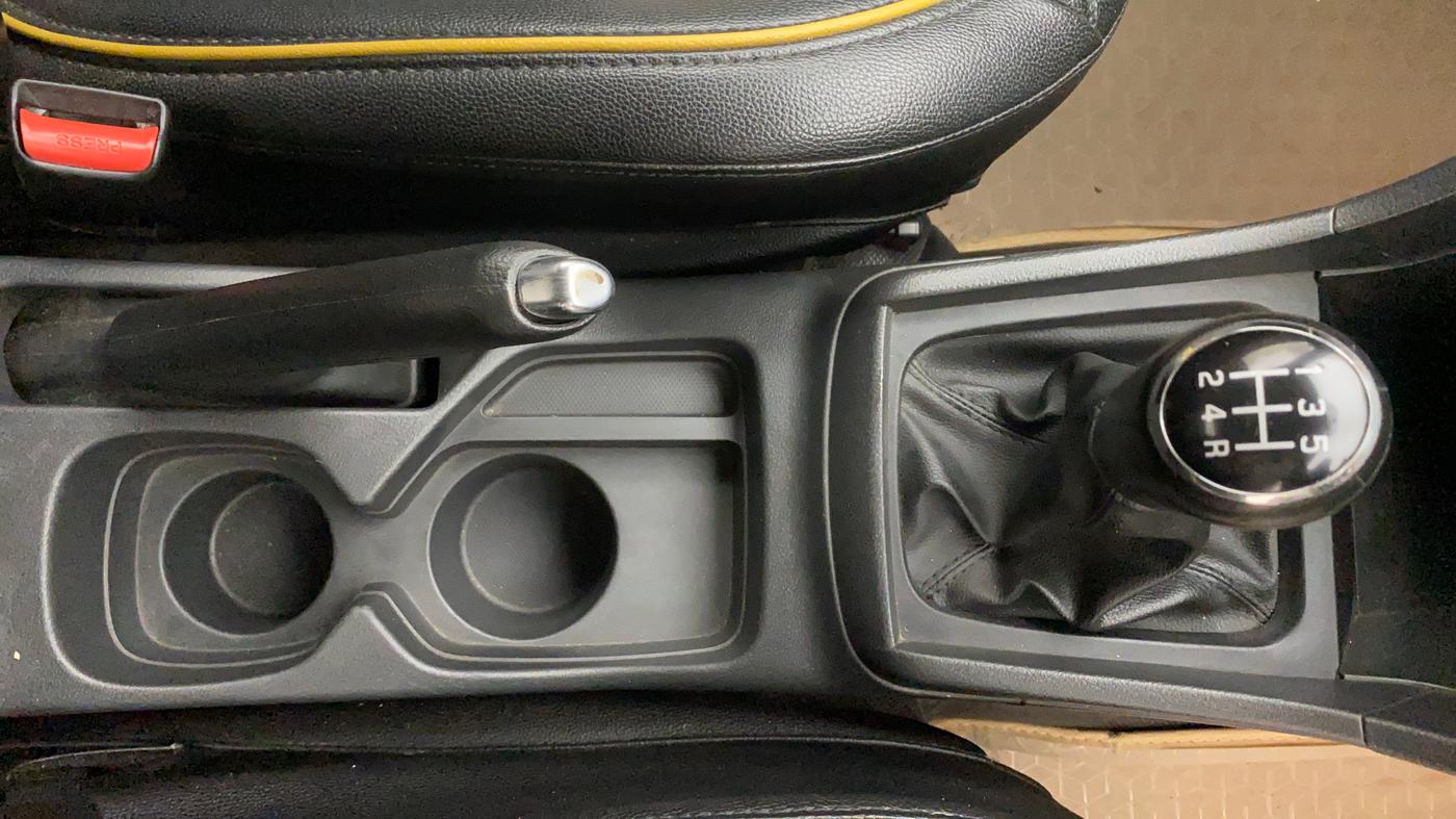 2017 Maruti Vitara Brezza ZDI, Diesel, Manual, 1,14,209 km, Gear Lever