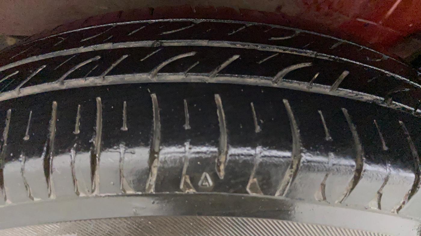 2017 Maruti Wagon R 1.0 LXI CNG, CNG, Manual, 64,948 km, Right Front Tyre Tread