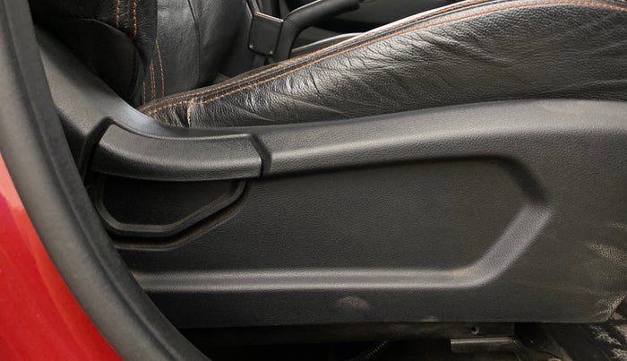 2019 Hyundai VENUE S 1.0 TURBO DCT, Petrol, Automatic, 69,334 km, Driver Side Adjustment Panel