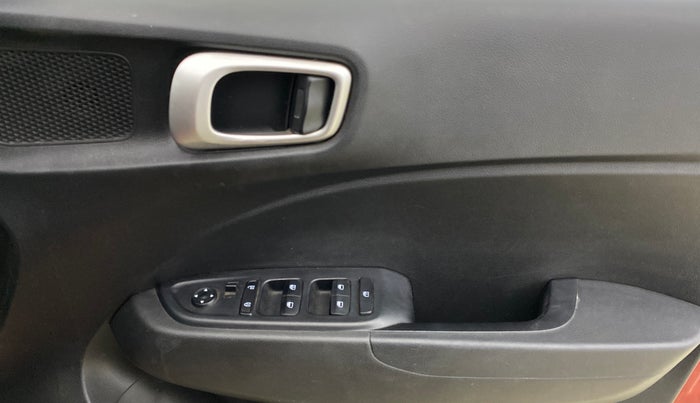 2019 Hyundai VENUE S 1.0 TURBO DCT, Petrol, Automatic, 69,334 km, Driver Side Door Panels Control