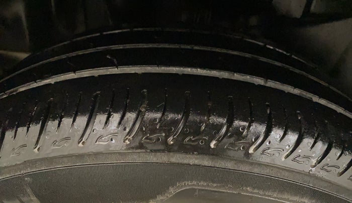 2021 Maruti Swift ZXI PLUS, Petrol, Manual, 1,22,620 km, Right Rear Tyre Tread