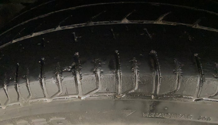 2021 Maruti Swift ZXI PLUS, Petrol, Manual, 1,22,620 km, Left Front Tyre Tread