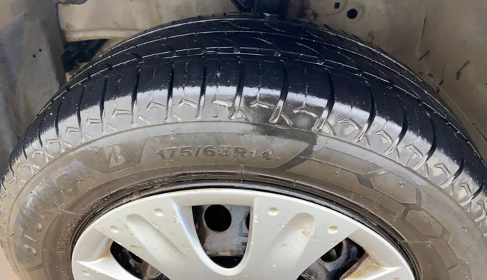 2012 Honda Brio V MT, Petrol, Manual, 95,376 km, Left Front Tyre Tread