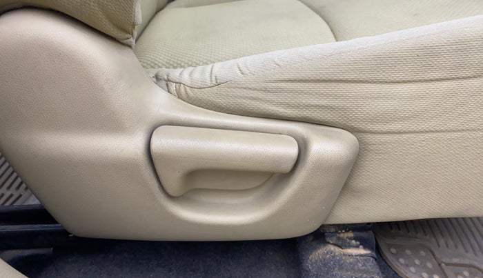 2012 Honda Brio V MT, Petrol, Manual, 95,376 km, Driver Side Adjustment Panel