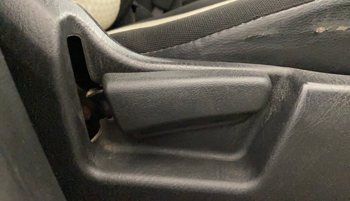 2021 Maruti Alto VXI, Petrol, Manual, 1,37,679 km, Driver Side Adjustment Panel