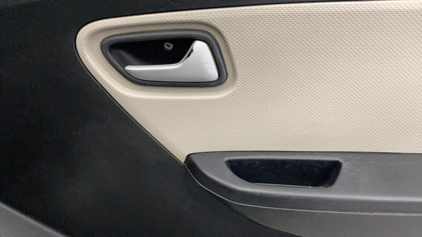 2021 Maruti Alto VXI, Petrol, Manual, 50 km, Driver Side Door Panels Control