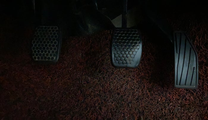 2021 Maruti Alto VXI, Petrol, Manual, 1,37,679 km, Pedals