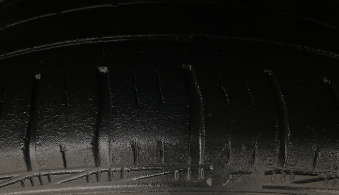 2013 Hyundai Grand i10 ASTA 1.2 KAPPA VTVT, Petrol, Manual, 77,141 km, Left Front Tyre Tread