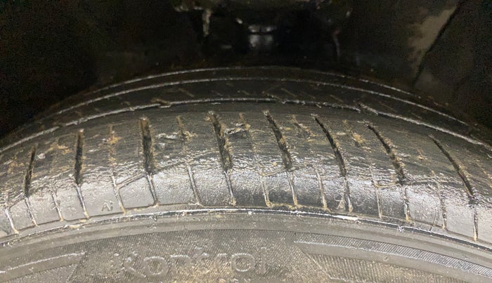 2018 Hyundai Verna 1.6 VTVT SX, Petrol, Manual, 75,371 km, Right Front Tyre Tread