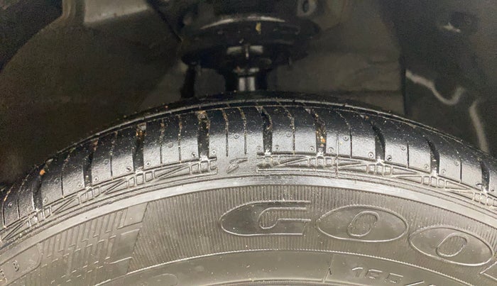 2016 Hyundai Xcent SX 1.2, Petrol, Manual, 37,368 km, Right Front Tyre Tread