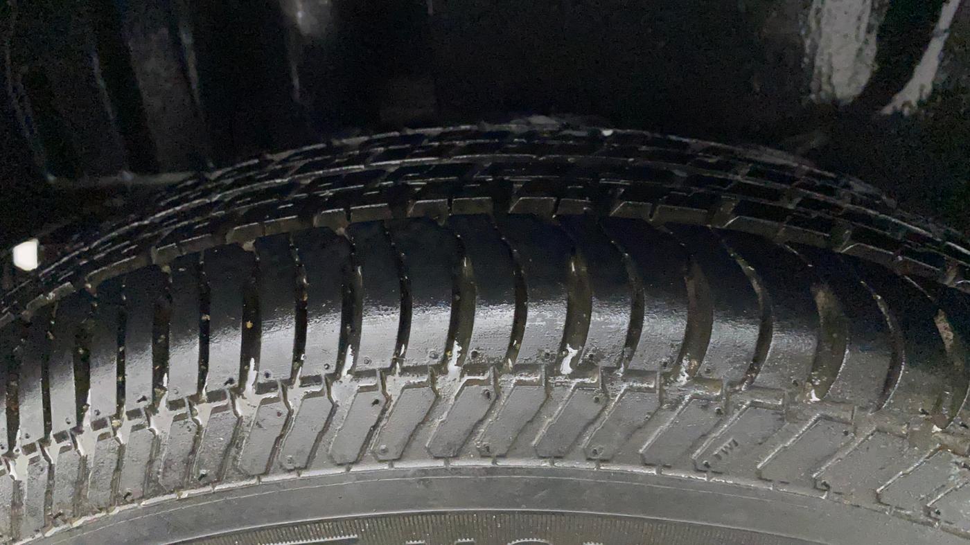 2013 Maruti Swift Dzire VXI, Petrol, Manual, 71,543 km, Right Rear Tyre Tread