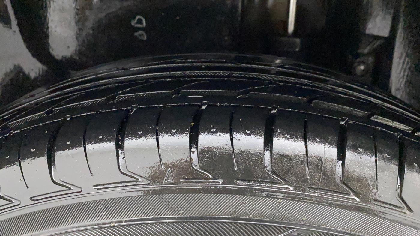 2013 Maruti Swift Dzire VXI, Petrol, Manual, 71,543 km, Left Rear Tyre Tread