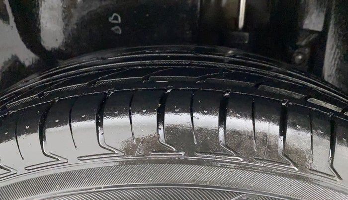 2013 Maruti Swift Dzire VXI, Petrol, Manual, 71,543 km, Left Rear Tyre Tread