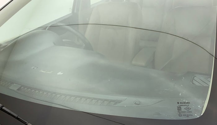 2016 Maruti Ciaz ZXI+, Petrol, Manual, 87,302 km, Front windshield - Minor spot on windshield
