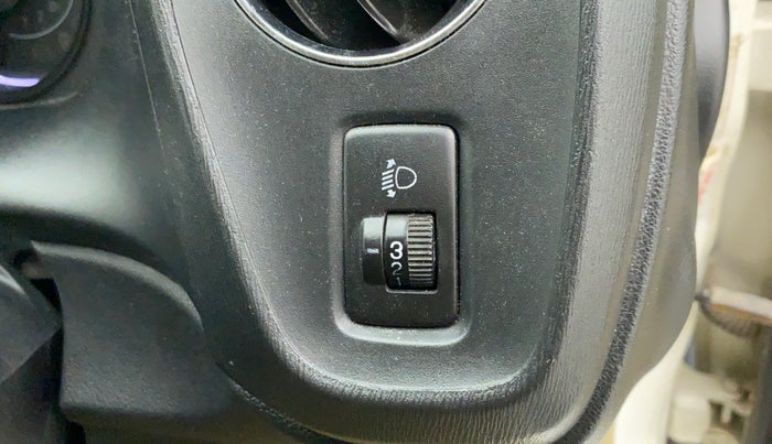 2016 Honda Brio VX AT, Petrol, Automatic, 30,752 km, Dashboard - Headlight height adjustment not working