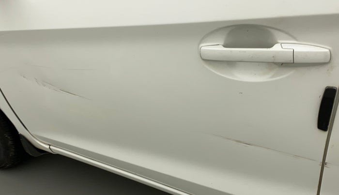 2016 Honda Brio VX AT, Petrol, Automatic, 30,752 km, Front passenger door - Slightly dented