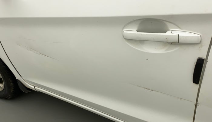 2016 Honda Brio VX AT, Petrol, Automatic, 30,752 km, Front passenger door - Minor scratches