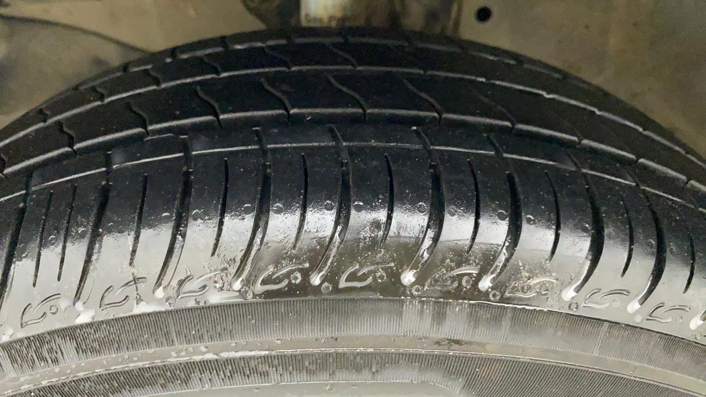 2016 Honda Brio VX AT, Petrol, Automatic, 30,752 km, Left Front Tyre Tread