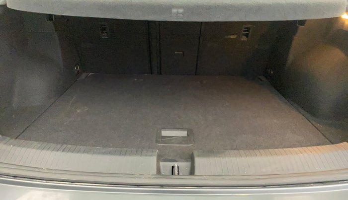 2021 Volkswagen T-ROC 1.5 TSI AT, Petrol, Automatic, 95,260 km, Boot Inside