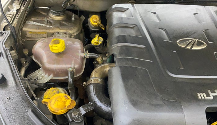 2017 Mahindra XUV500 W6 AT, Diesel, Automatic, 57,612 km, Engine View - Right