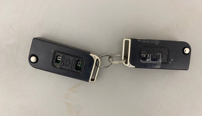 2017 Mahindra XUV500 W6 AT, Diesel, Automatic, 57,612 km, Key Close Up