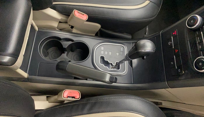 2017 Mahindra XUV500 W6 AT, Diesel, Automatic, 57,612 km, Gear Lever