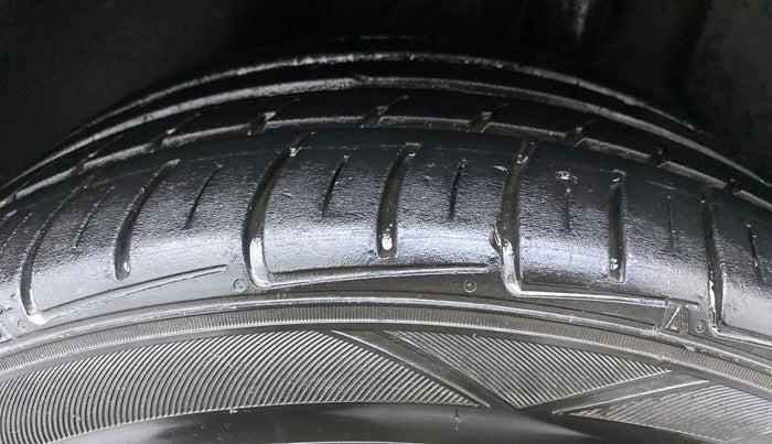 2017 Hyundai New Elantra 1.6 SX AT O, Diesel, Automatic, 75,272 km, Left Rear Tyre Tread