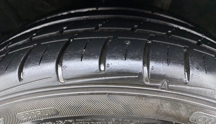 2017 Hyundai New Elantra 1.6 SX AT O, Diesel, Automatic, 75,272 km, Right Front Tyre Tread