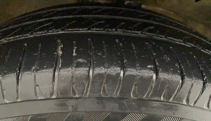 2013 Maruti Wagon R 1.0 VXI, Petrol, Manual, 84,252 km, Right Rear Tyre Tread