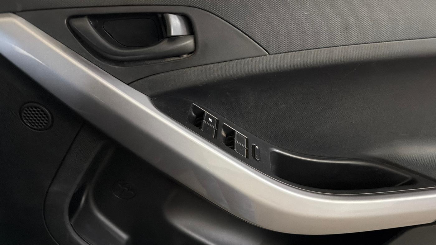 2021 Tata NEXON XM SUNROOF DIESEL, Diesel, Manual, 77,764 km, Driver Side Door Panels Control