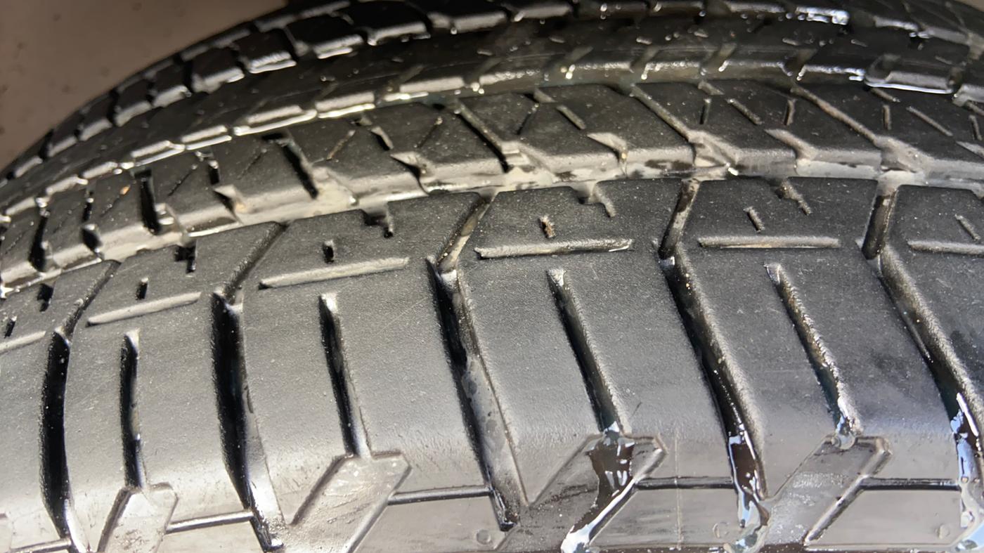 2023 Volkswagen TIGUAN ELEGANCE 2.0 TSI DSG, Petrol, Automatic, 71,119 km, Right Front Tyre Tread