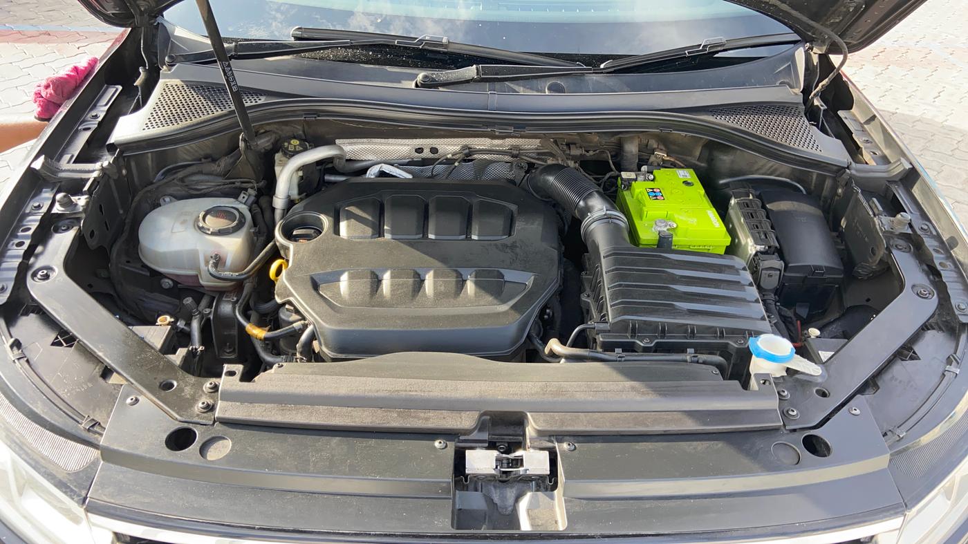 2023 Volkswagen TIGUAN ELEGANCE 2.0 TSI DSG, Petrol, Automatic, 71,119 km, Engine View