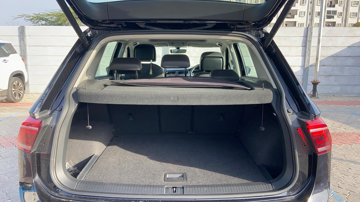 2023 Volkswagen TIGUAN ELEGANCE 2.0 TSI DSG, Petrol, Automatic, 71,119 km, Boot Inside