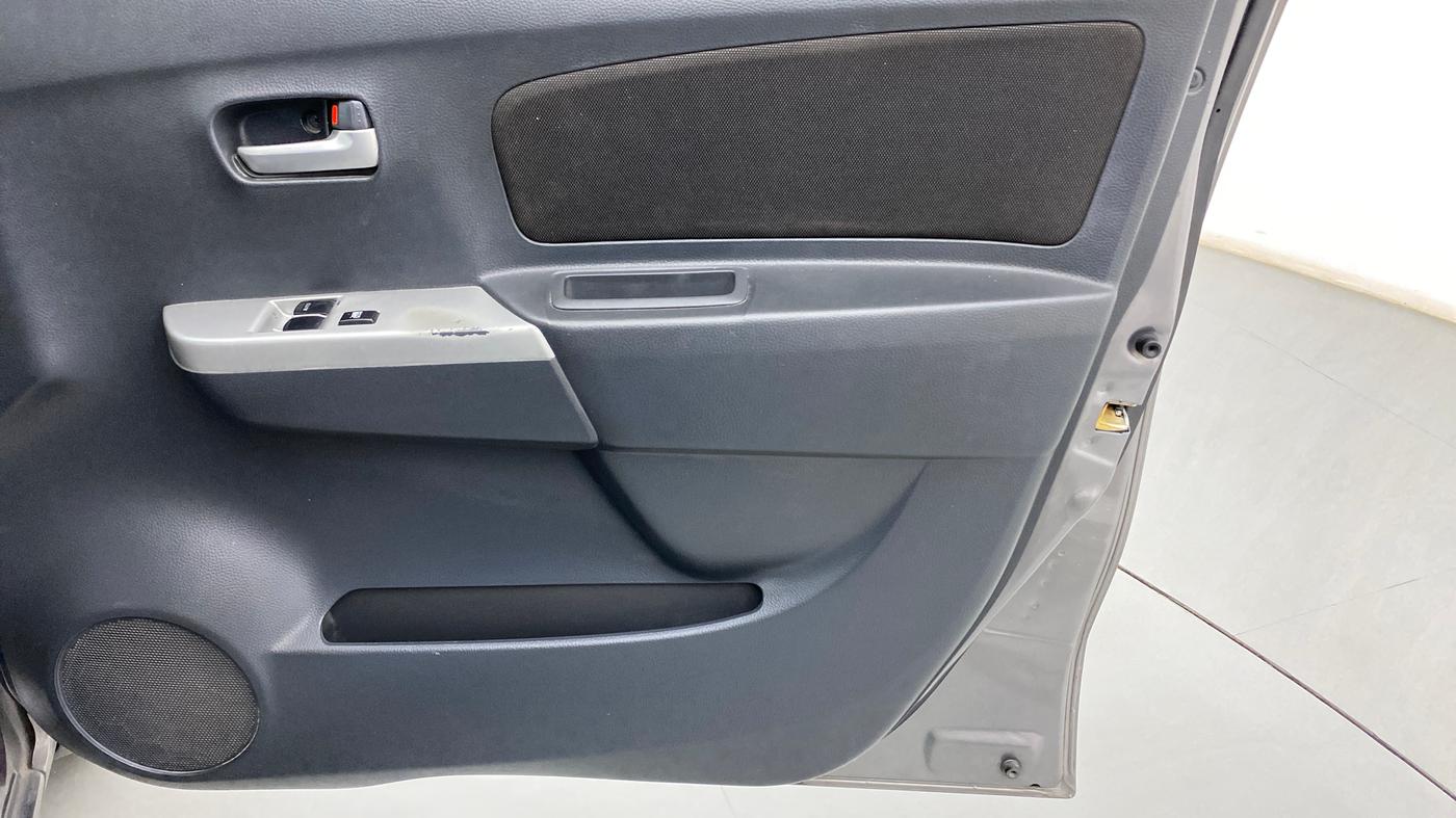 2012 Maruti Wagon R 1.0 LXI, Petrol, Manual, 67,345 km, Driver Side Door Panels Control