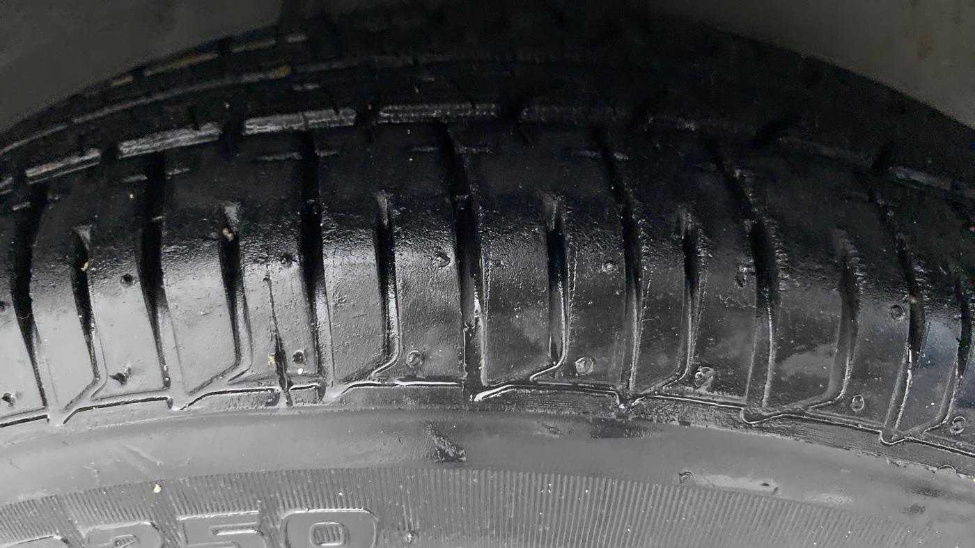 2013 Hyundai i10 SPORTZ 1.2 AT KAPPA2, Petrol, Automatic, 29,021 km, Right Front Tyre Tread