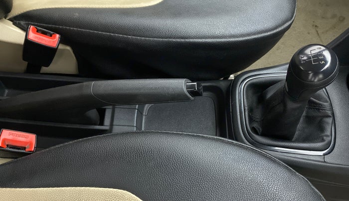 2017 Volkswagen Ameo COMFORTLINE PLUS PETROL, Petrol, Manual, 47,323 km, Gear Lever