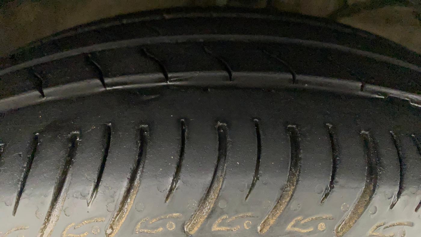 2019 Maruti Ertiga ZXI+ SHVS, Petrol, Manual, 71,580 km, Right Front Tyre Tread