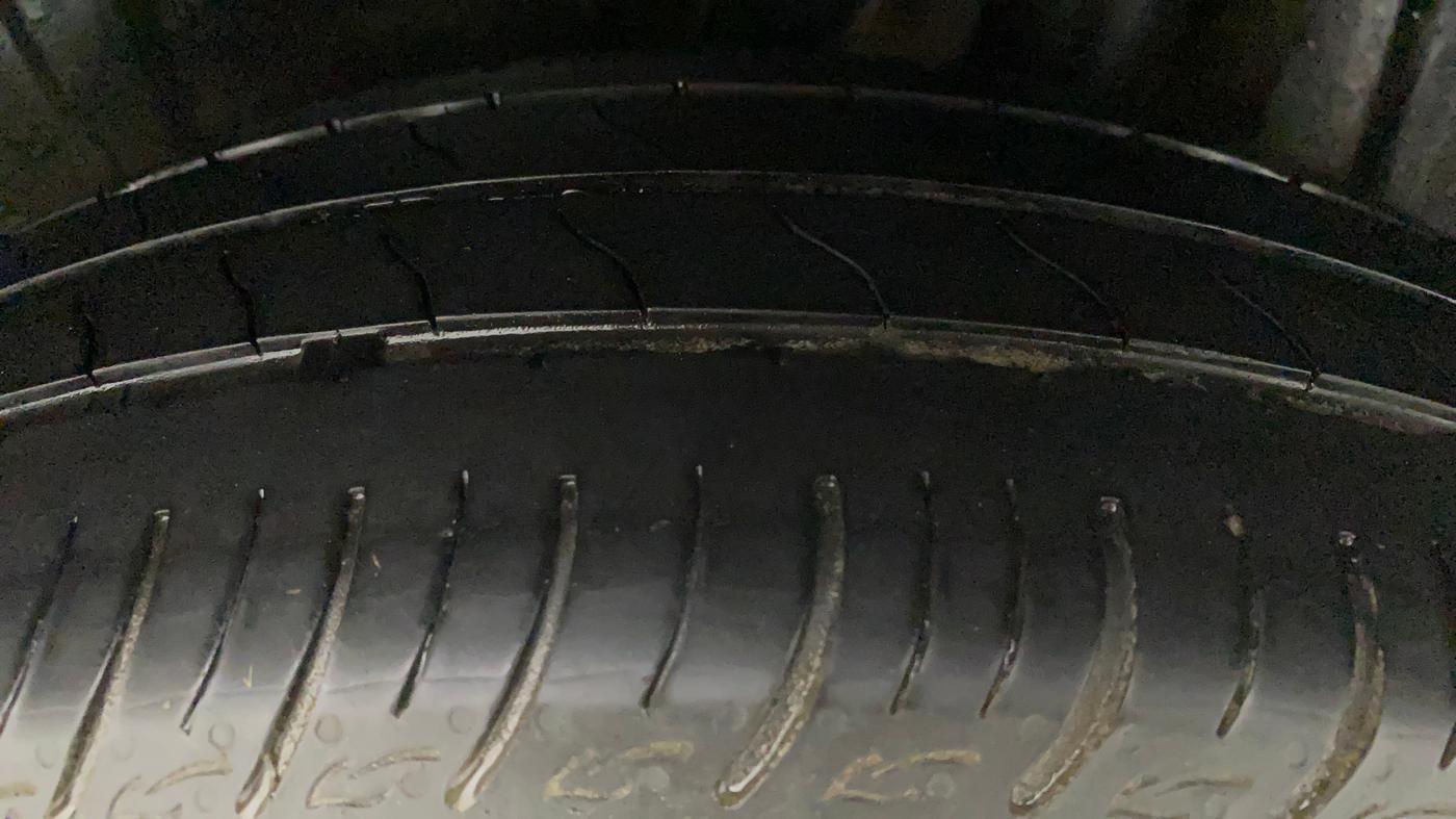 2019 Maruti Ertiga ZXI+ SHVS, Petrol, Manual, 71,580 km, Left Rear Tyre Tread